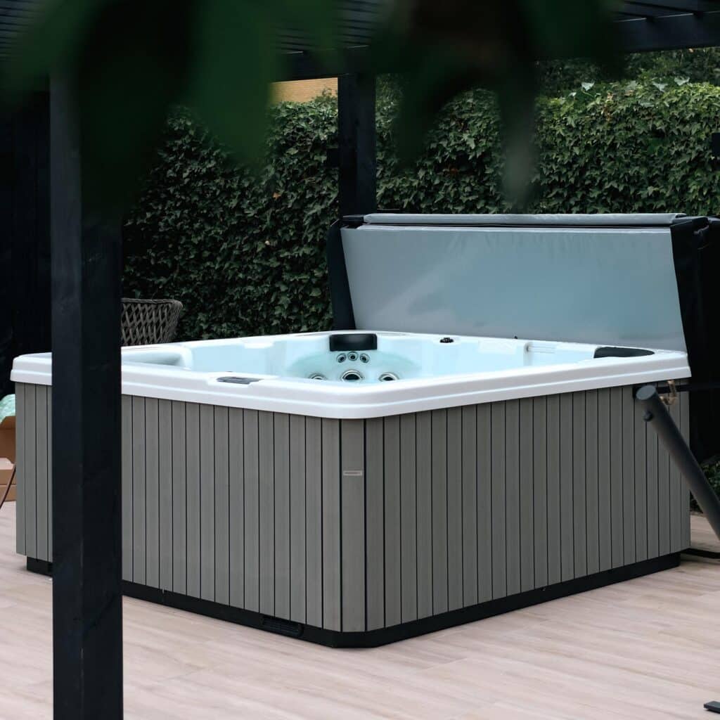 Een prachtige spa in een luxe omgeving geplaatst door spa service europe